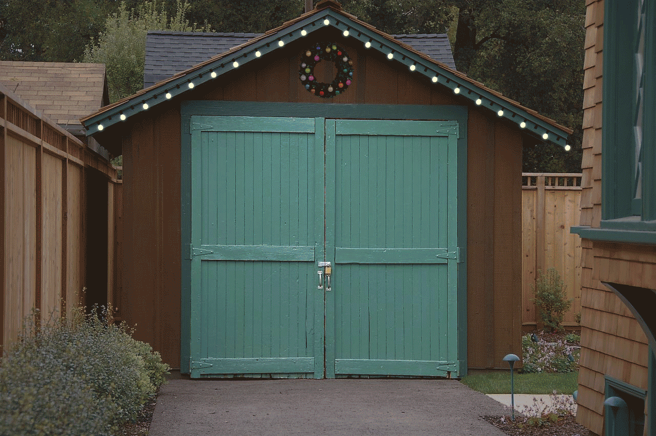 HP Garage Holiday GIF