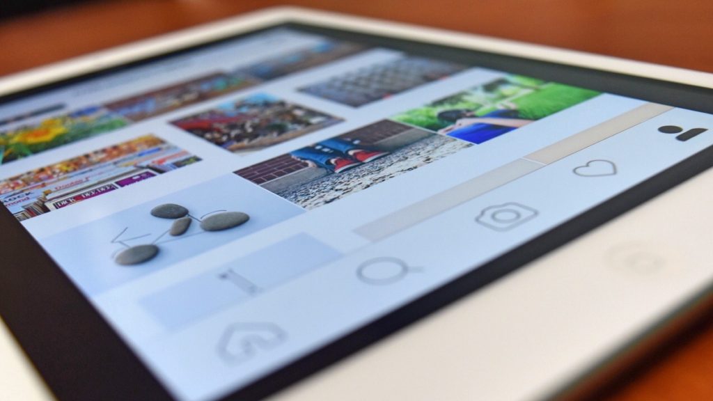 4 Questions to Answer Before Starting on Social Media
